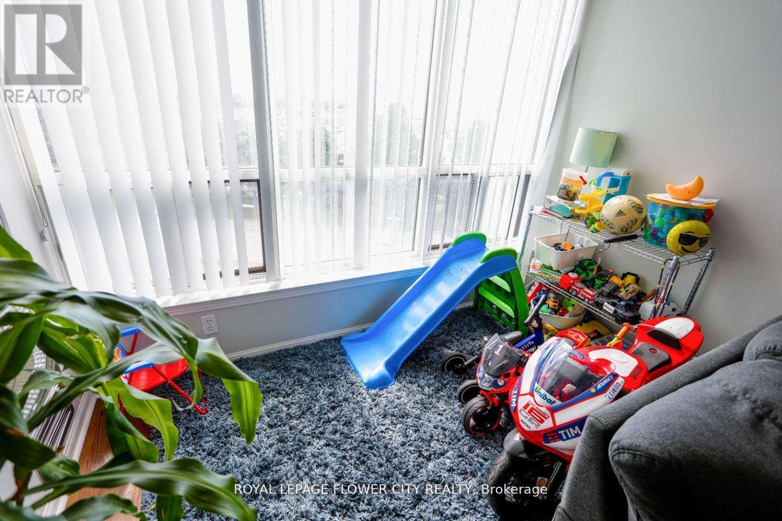 603 - 10 Laurelcrest Street, Brampton, ON - Indoor Photo Showing Other Room