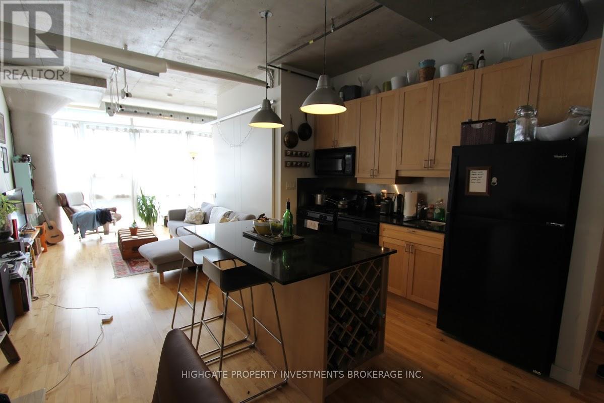 506 - 32 Stewart Street, Toronto, ON - Indoor Photo Showing Kitchen
