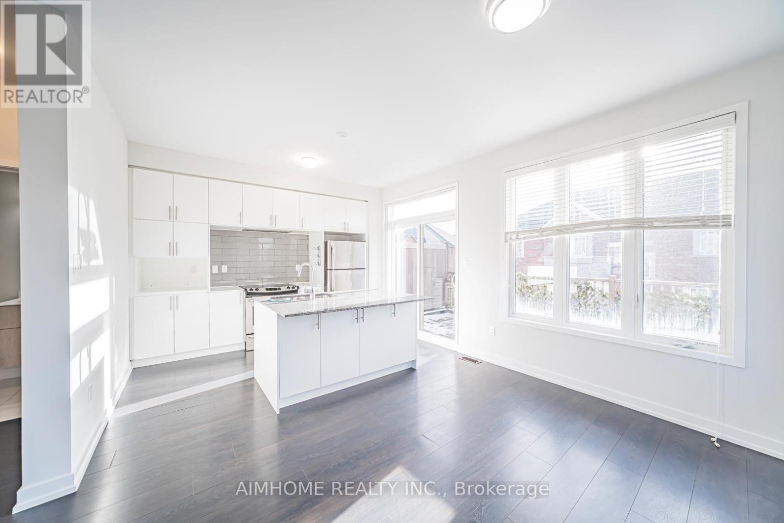 220 Beaveridge Avenue, Oakville, ON - Indoor Photo Showing Kitchen With Upgraded Kitchen