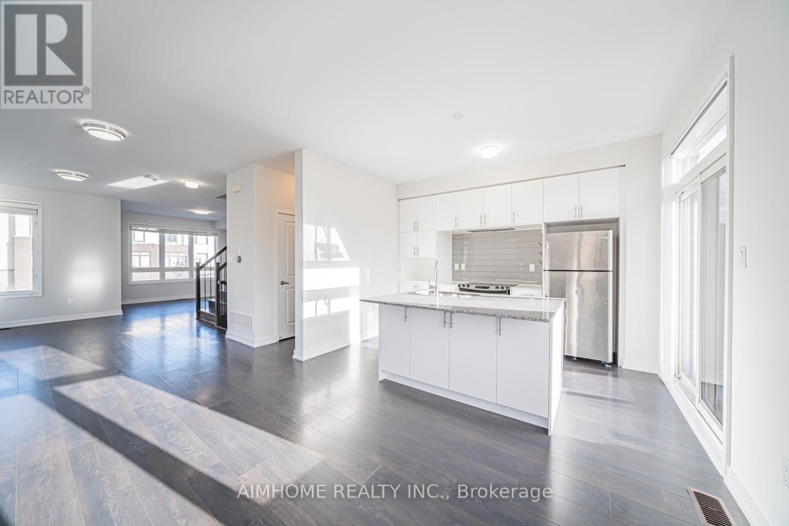 220 Beaveridge Avenue, Oakville, ON - Indoor Photo Showing Kitchen