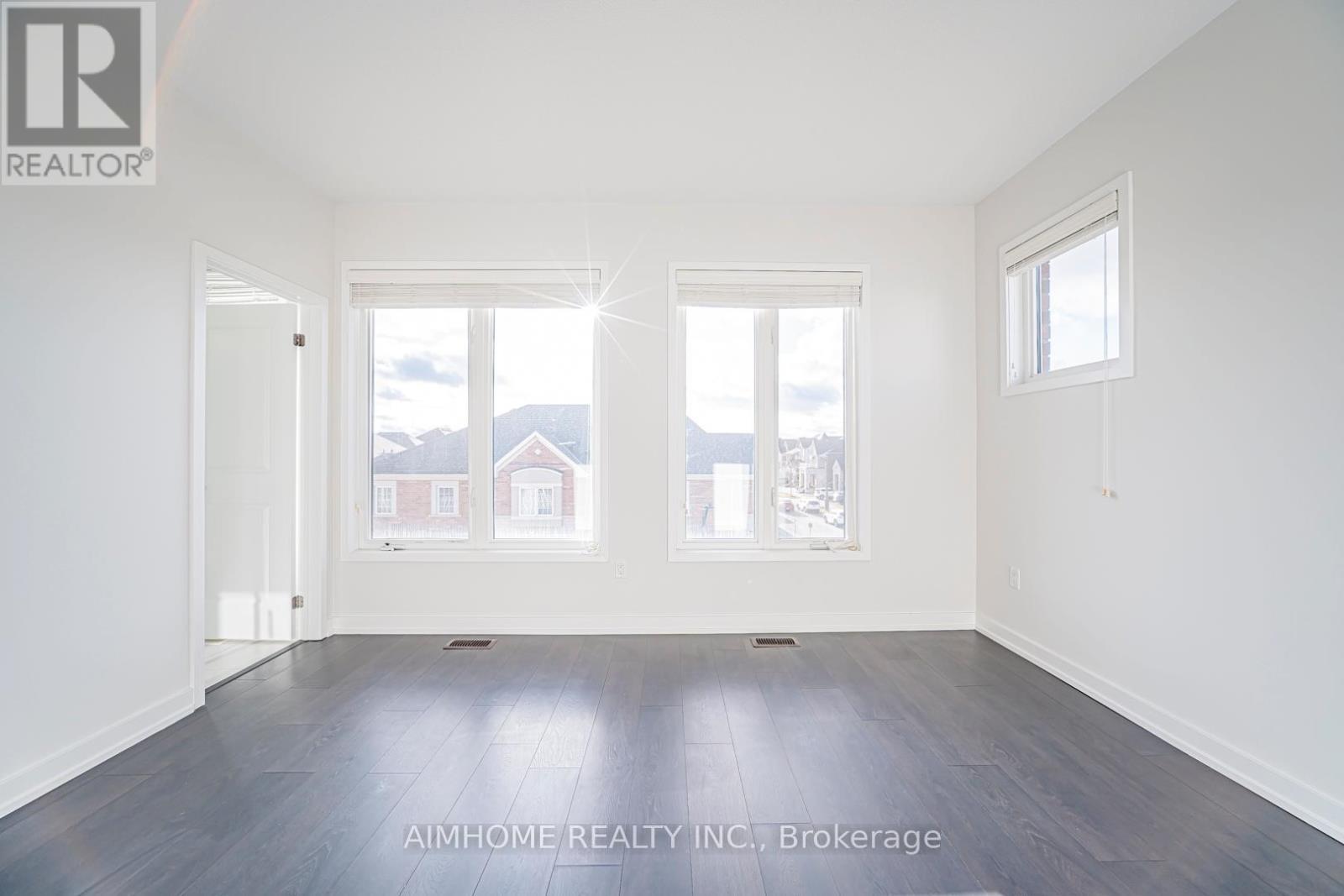 220 Beaveridge Avenue, Oakville, ON - Indoor Photo Showing Other Room