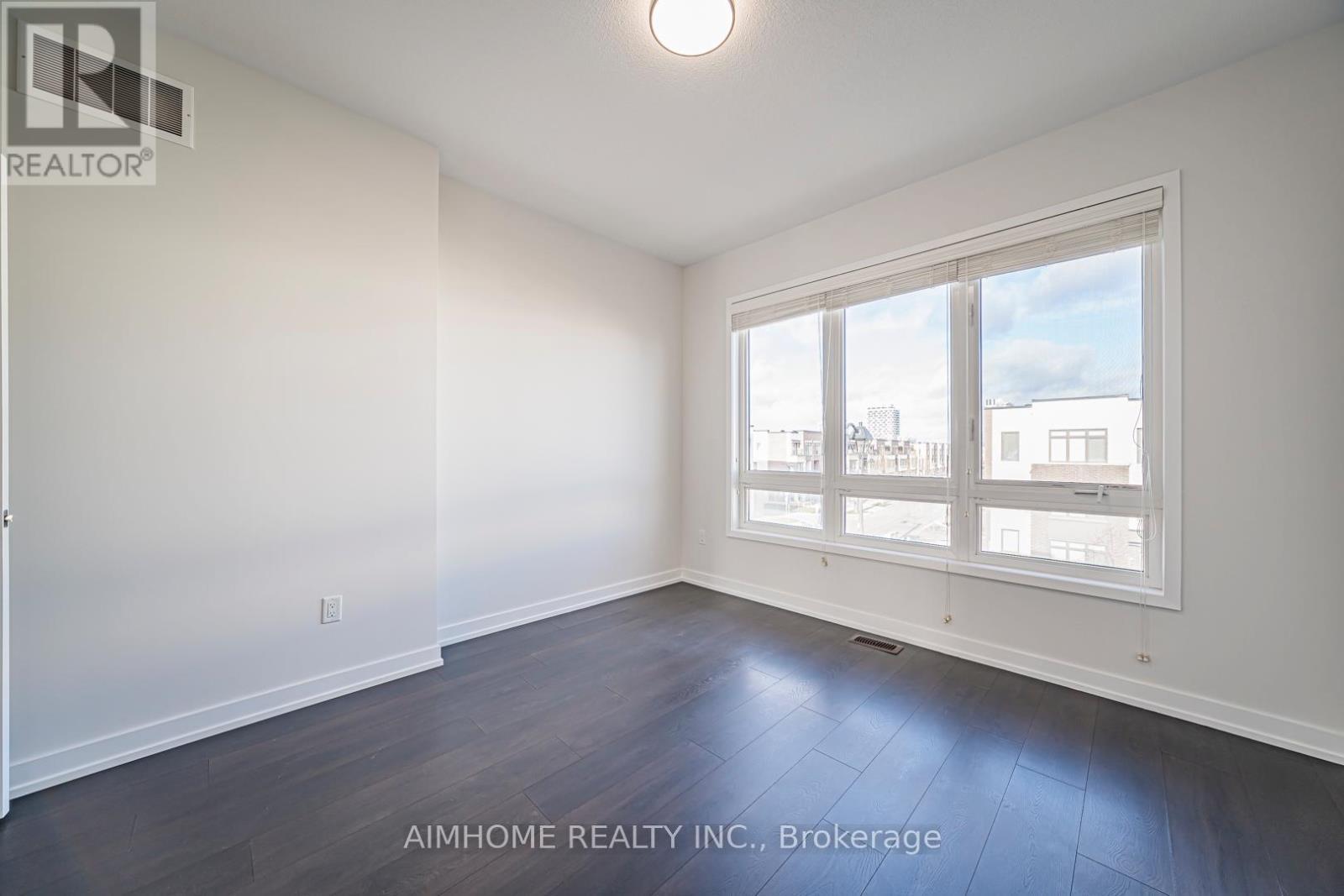 220 Beaveridge Avenue, Oakville, ON - Indoor Photo Showing Other Room