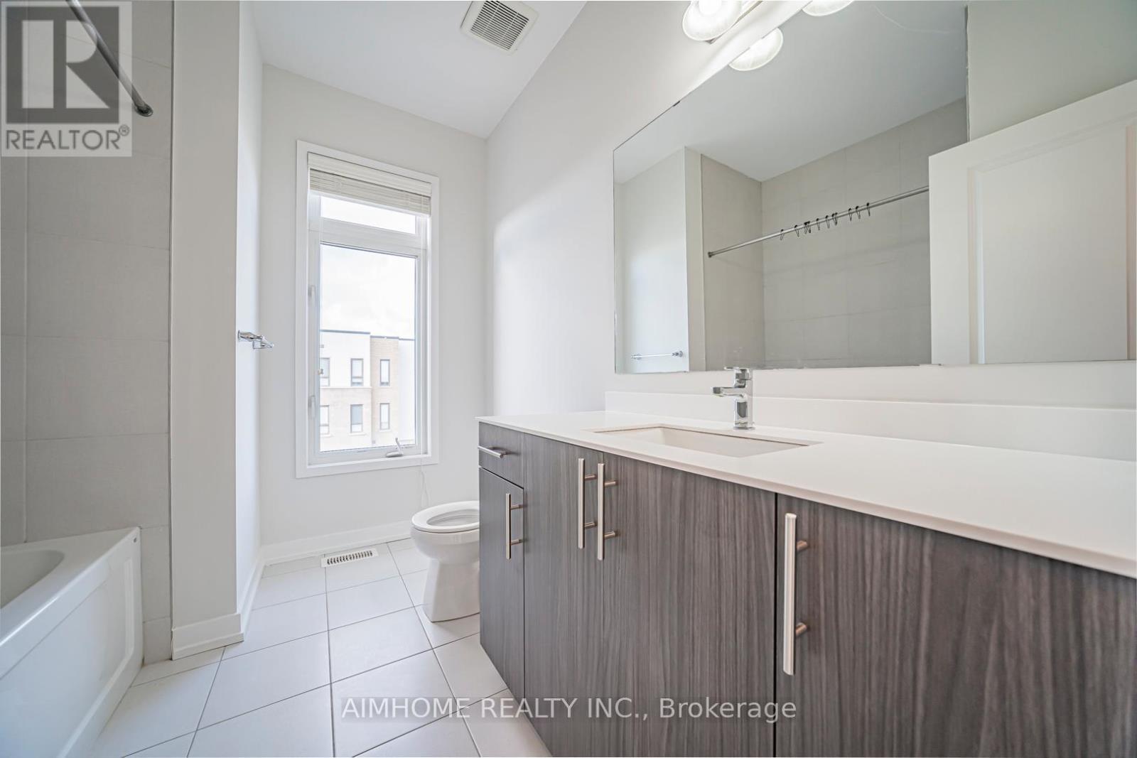 220 Beaveridge Avenue, Oakville, ON - Indoor Photo Showing Bathroom