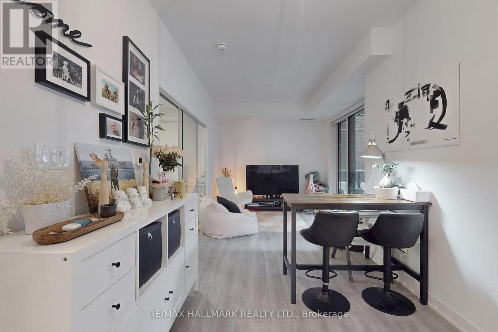 738 - 8119 Birchmount Road, Markham, ON - Indoor