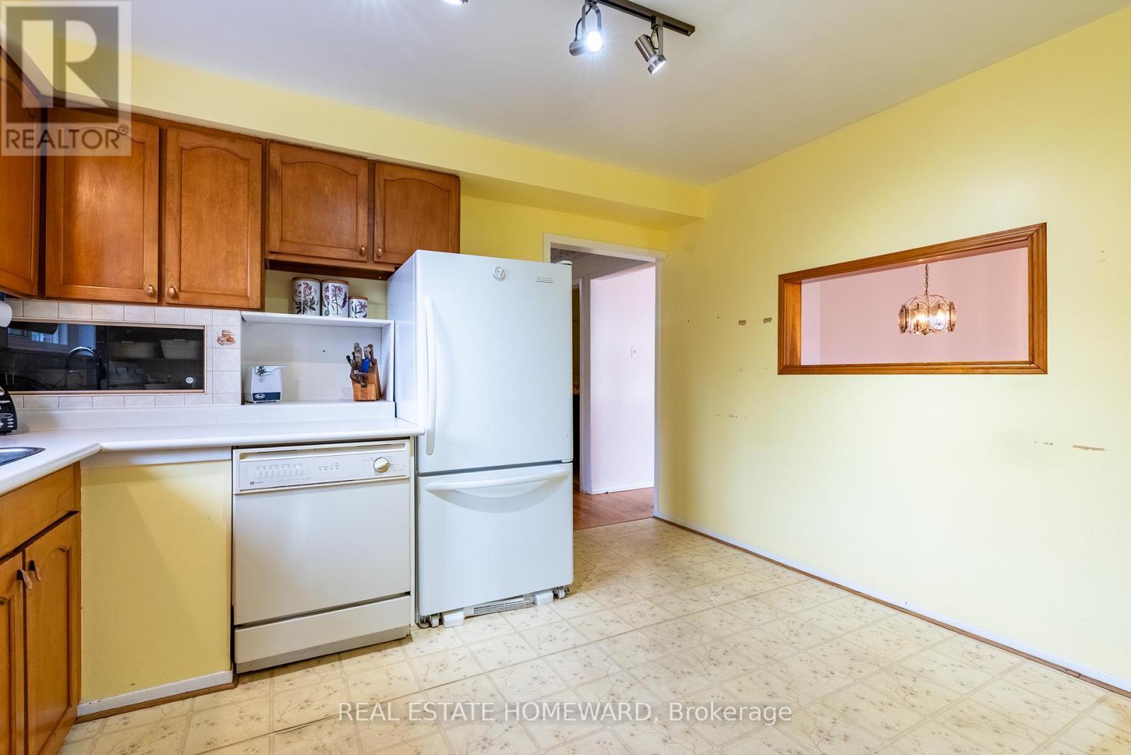 EAT IN KITCHEN - 52 Clydesdale Drive, Toronto, ON - Indoor Photo Showing Kitchen