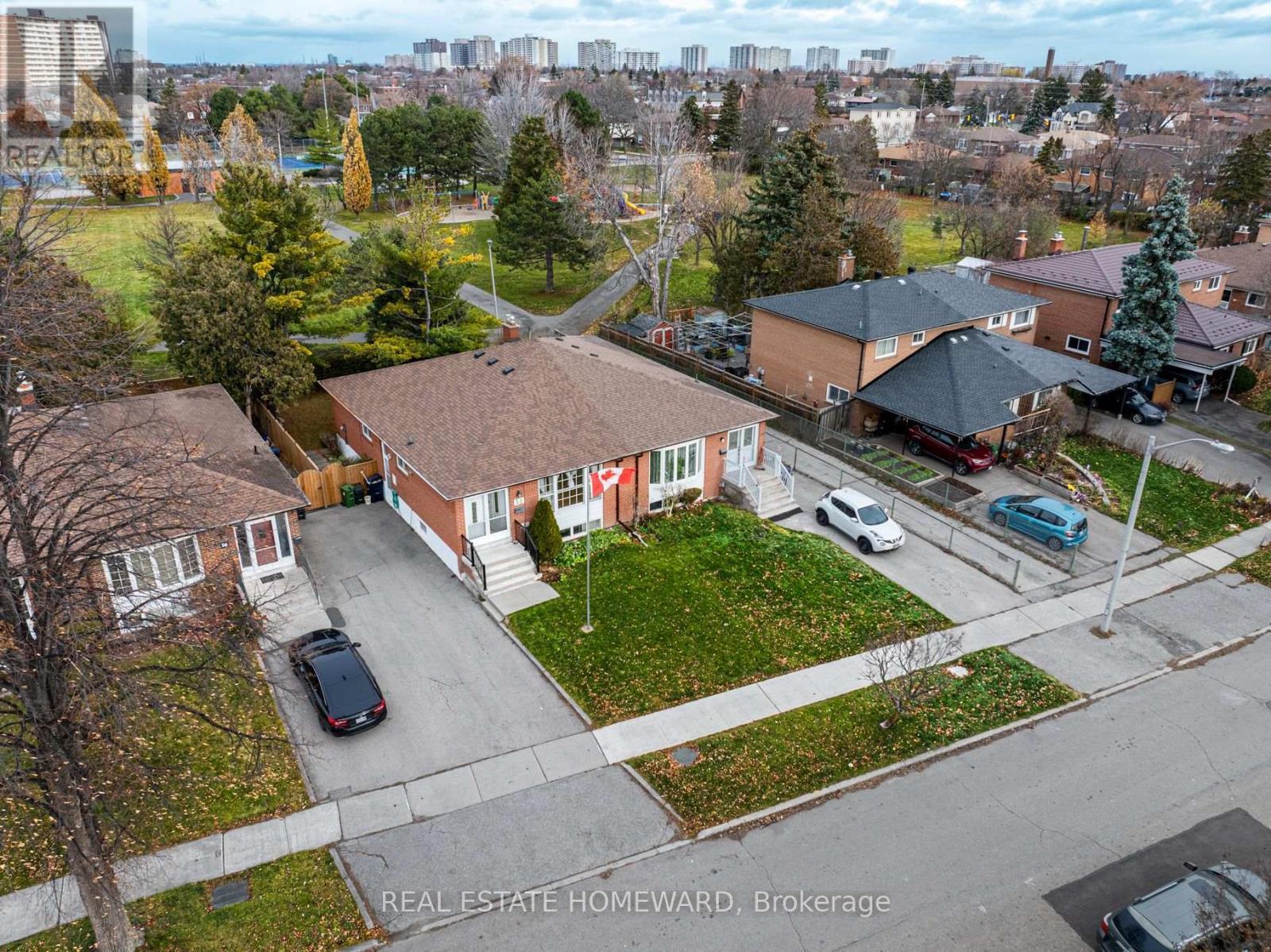 STREET VIEW OF CLYEDESDALE - 52 Clydesdale Drive, Toronto, ON - Outdoor With View