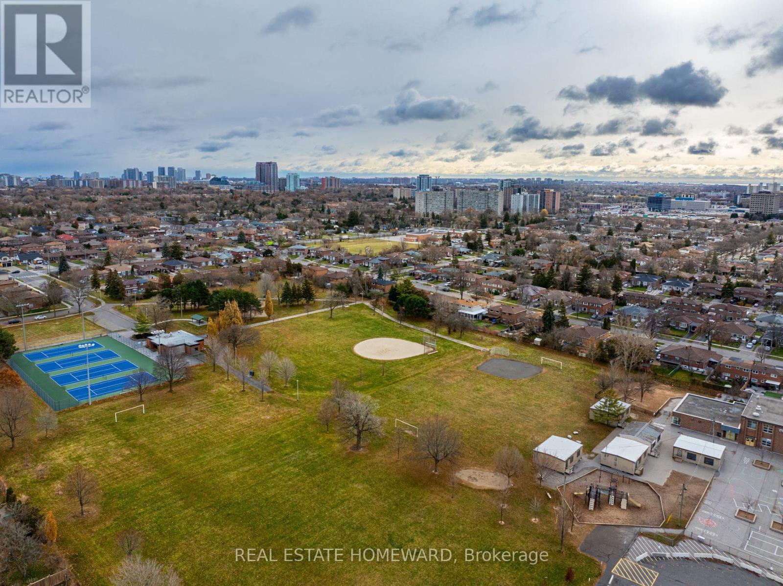 CLYDESDALE PARK - 52 Clydesdale Drive, Toronto, ON - Outdoor With View