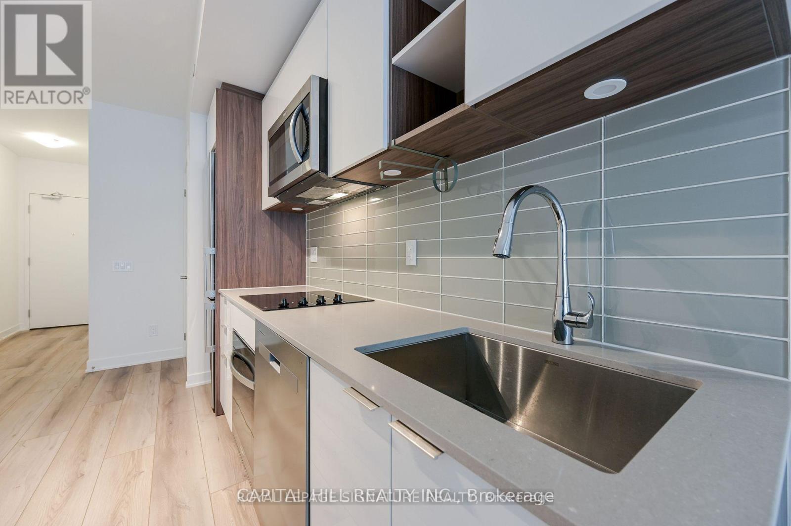 Lph20 - 543 Richmond Street W, Toronto, ON - Indoor Photo Showing Kitchen