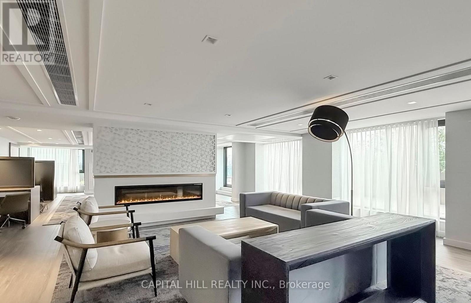 Lph20 - 543 Richmond Street W, Toronto, ON - Indoor Photo Showing Living Room With Fireplace