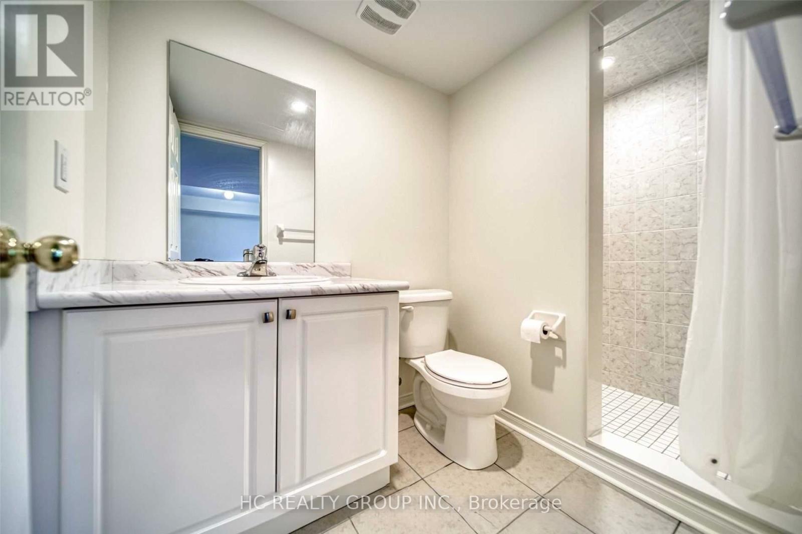 34 Ness Drive, Richmond Hill, ON - Indoor Photo Showing Bathroom
