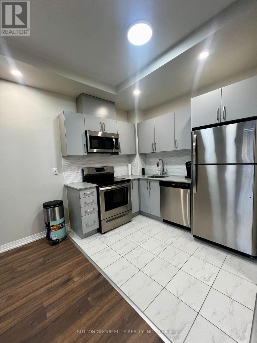 116 - 402 The East Mall, Toronto, ON - Indoor Photo Showing Kitchen With Stainless Steel Kitchen