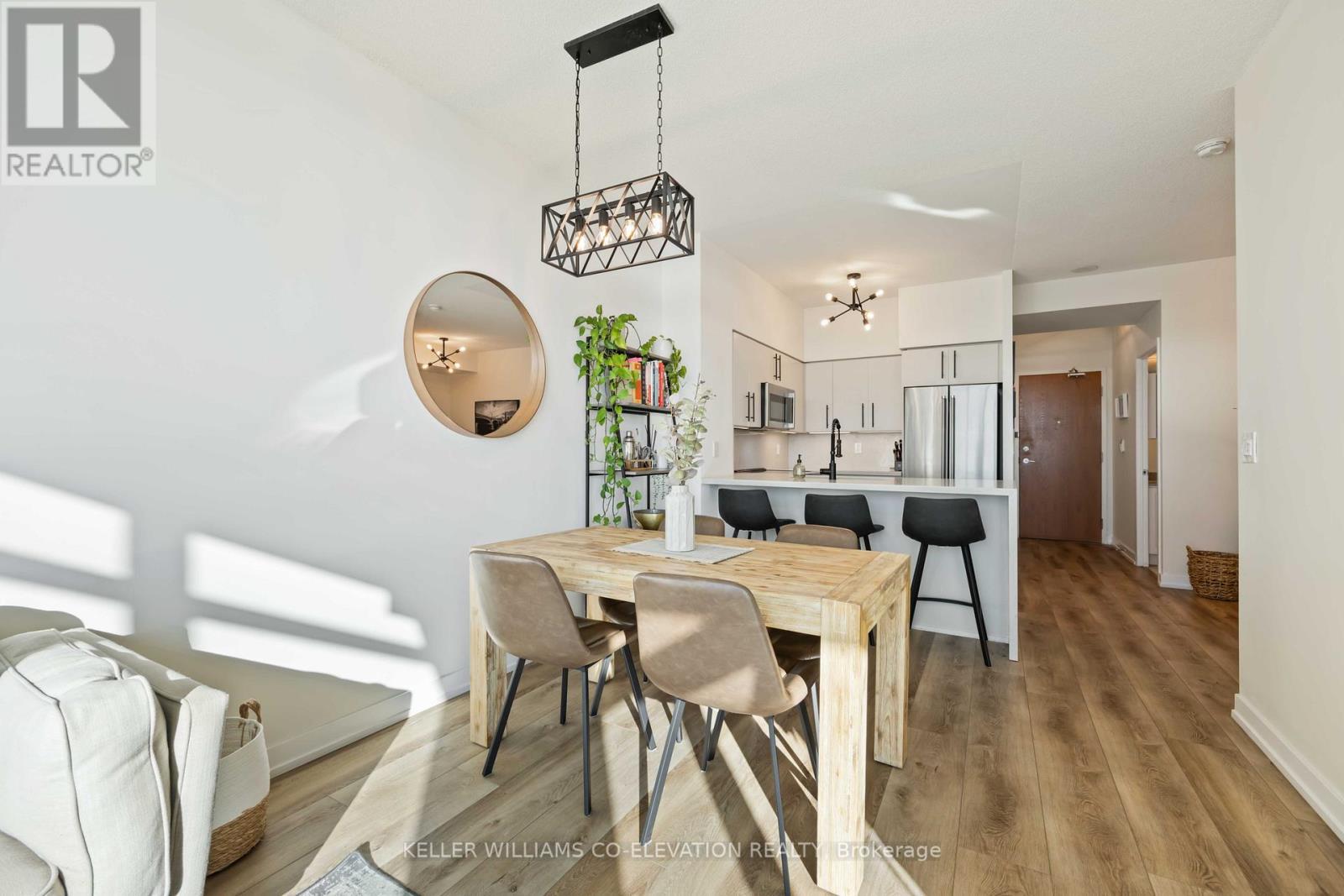 2511 - 219 Fort York Boulevard, Toronto, ON - Indoor Photo Showing Dining Room