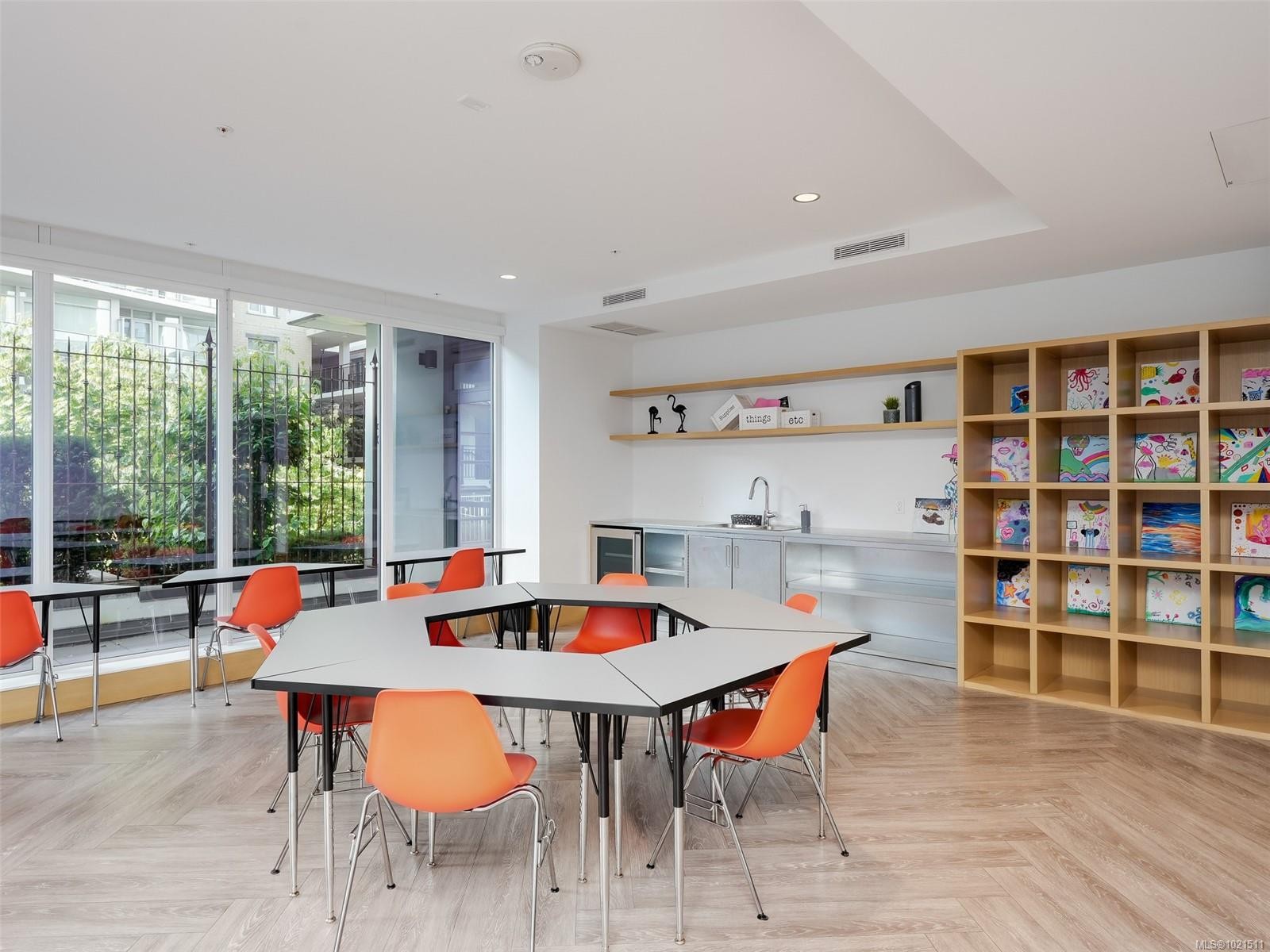 2103-777 Herald St, Victoria, BC - Indoor