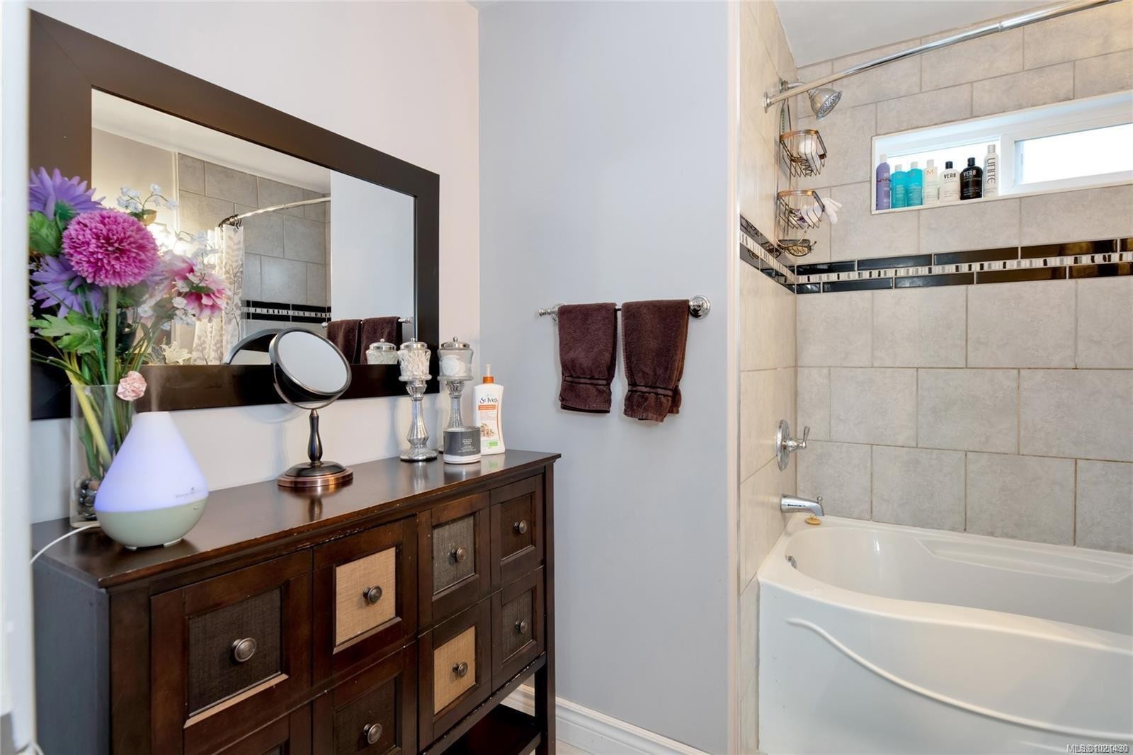 1013 Strathmore St, Nanaimo, BC