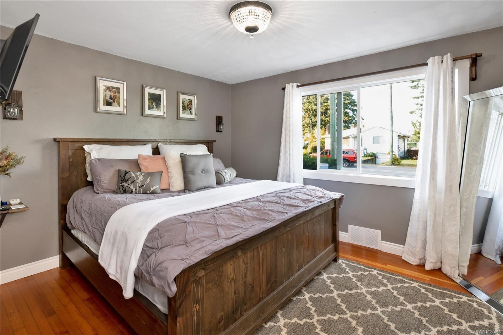 1013 Strathmore St, Nanaimo, BC