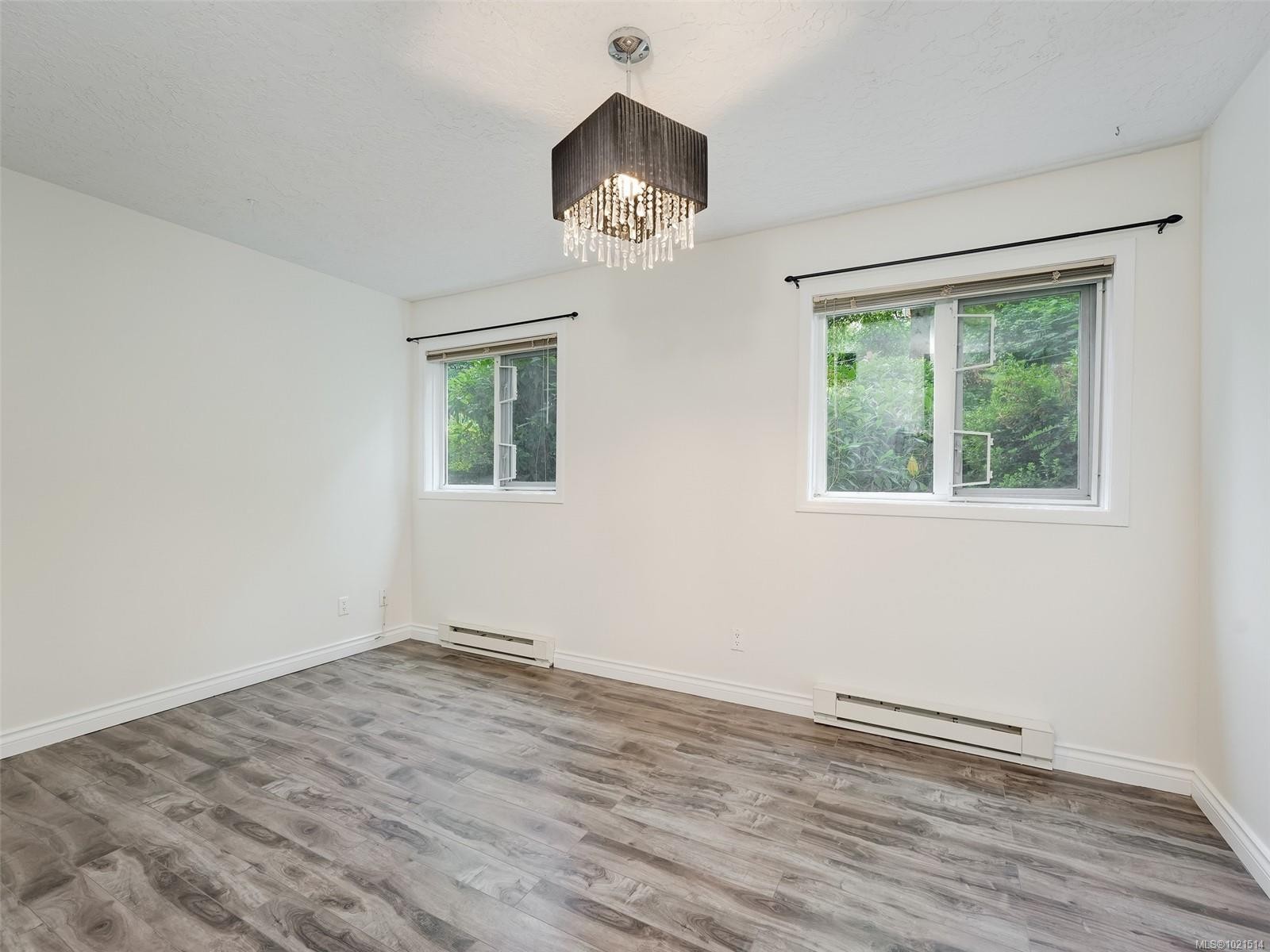 104-494 Marsett Pl, Saanich, BC - Indoor Photo Showing Other Room