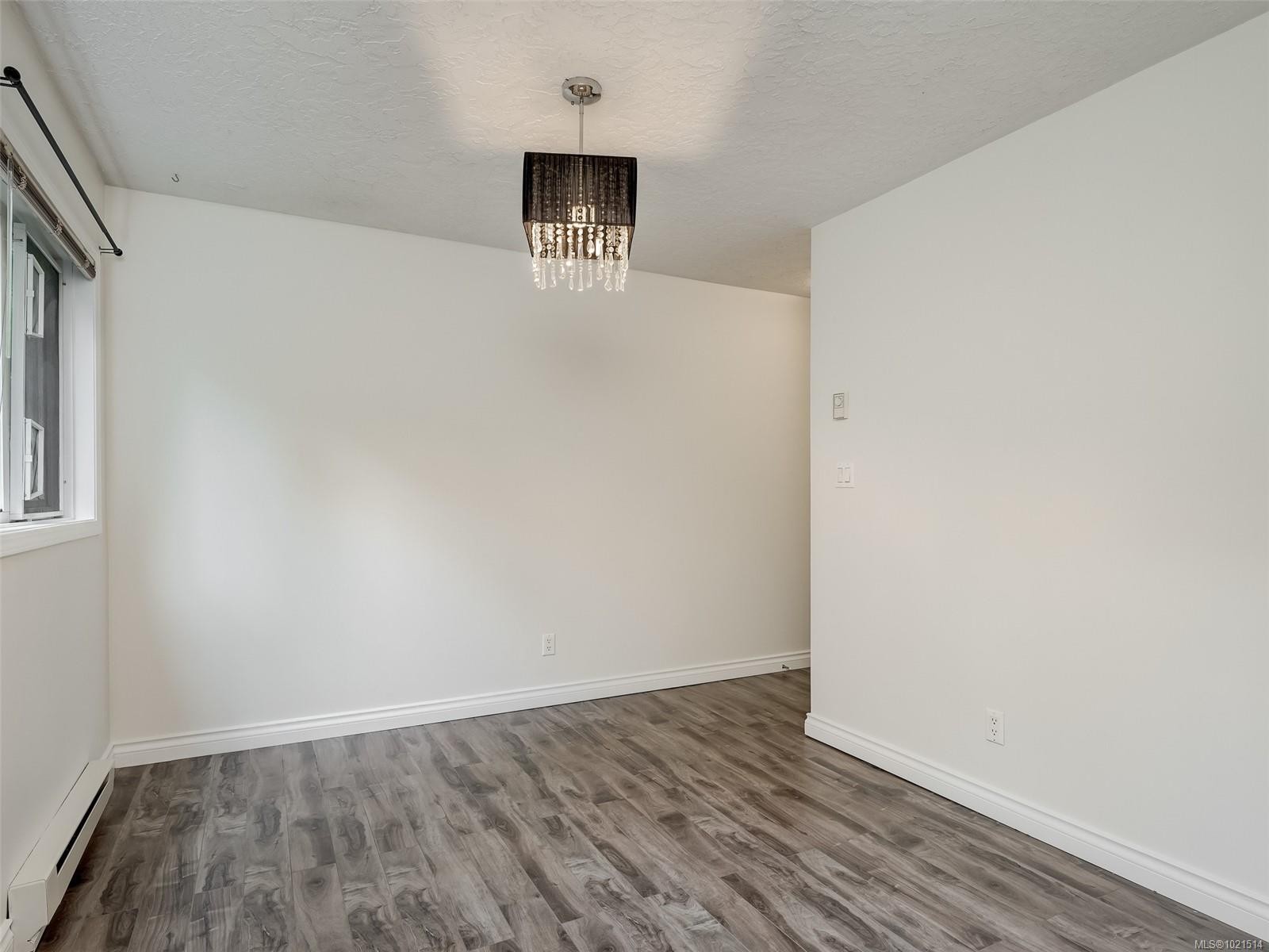 104-494 Marsett Pl, Saanich, BC - Indoor Photo Showing Other Room