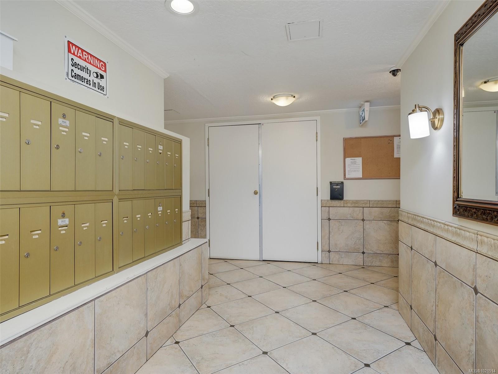 104-494 Marsett Pl, Saanich, BC - Indoor