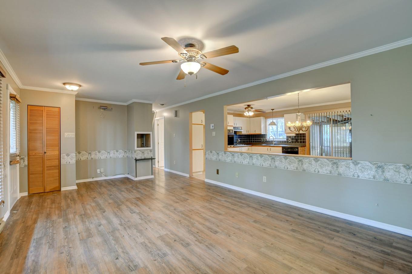 Salon - 1243 Rue Des Bouleaux, Les Cèdres, QC - Indoor Photo Showing Other Room