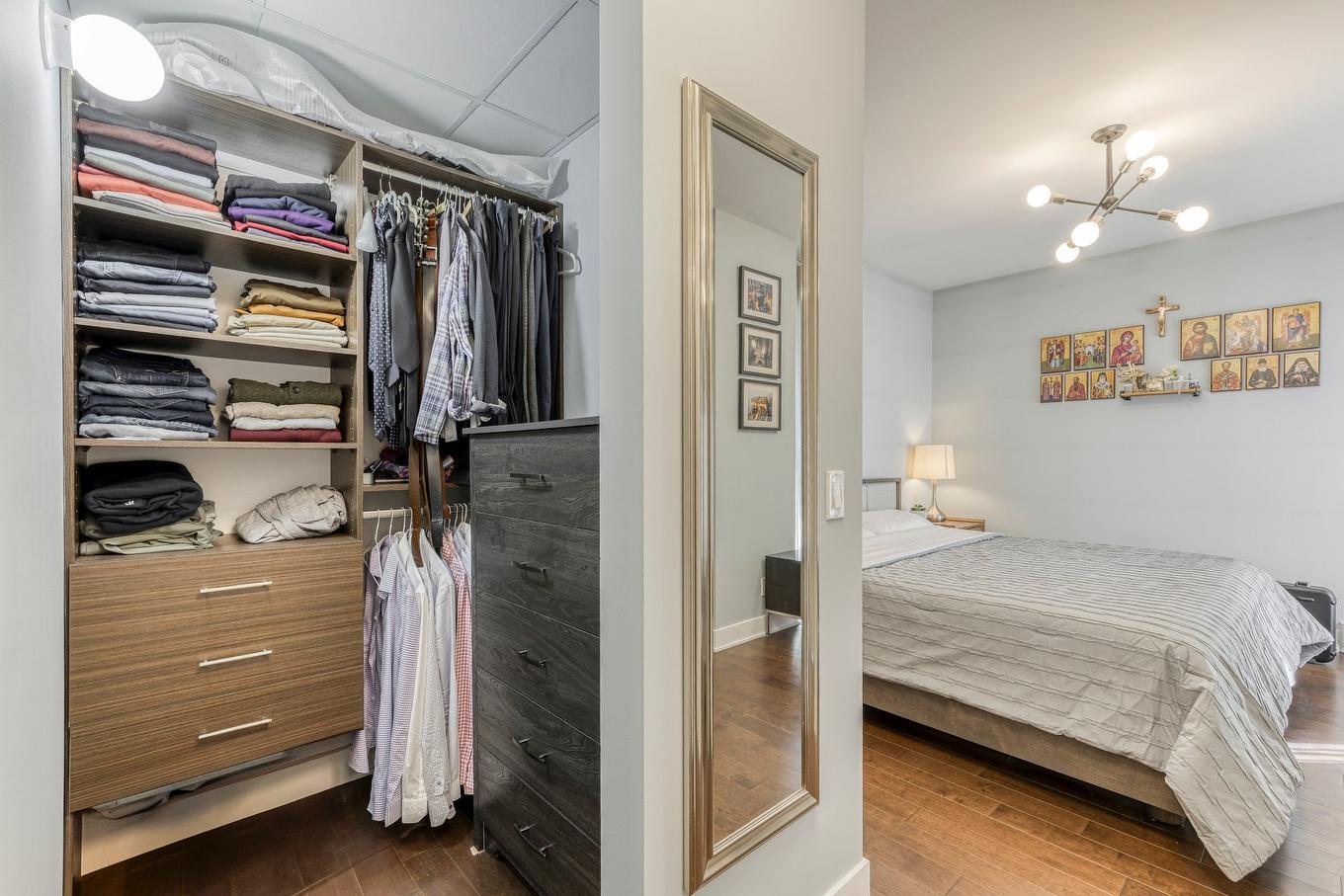 Penderie (Walk-in) - 706-4001 Rue Elsa-Triolet, Laval (Chomedey), QC - Indoor Photo Showing Bedroom