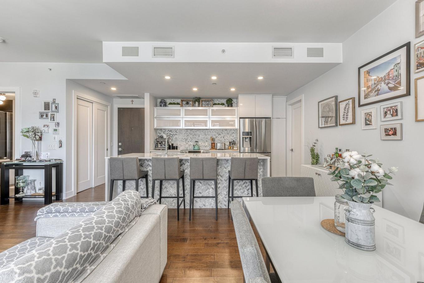 Vue d'ensemble - 706-4001 Rue Elsa-Triolet, Laval (Chomedey), QC - Indoor