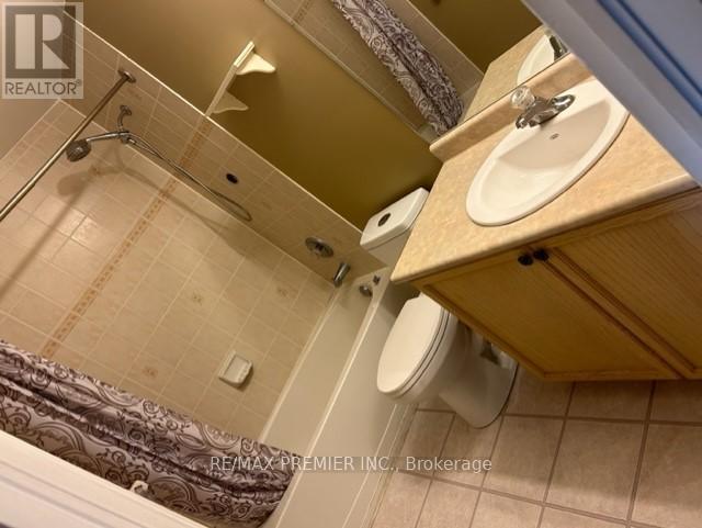 Entire House - 13 Srigley Street, Barrie, ON - Indoor Photo Showing Bathroom