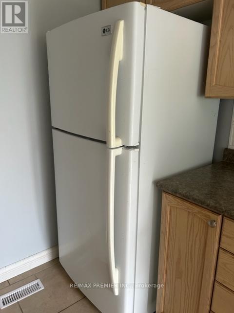 Entire House - 13 Srigley Street, Barrie, ON - Indoor Photo Showing Kitchen