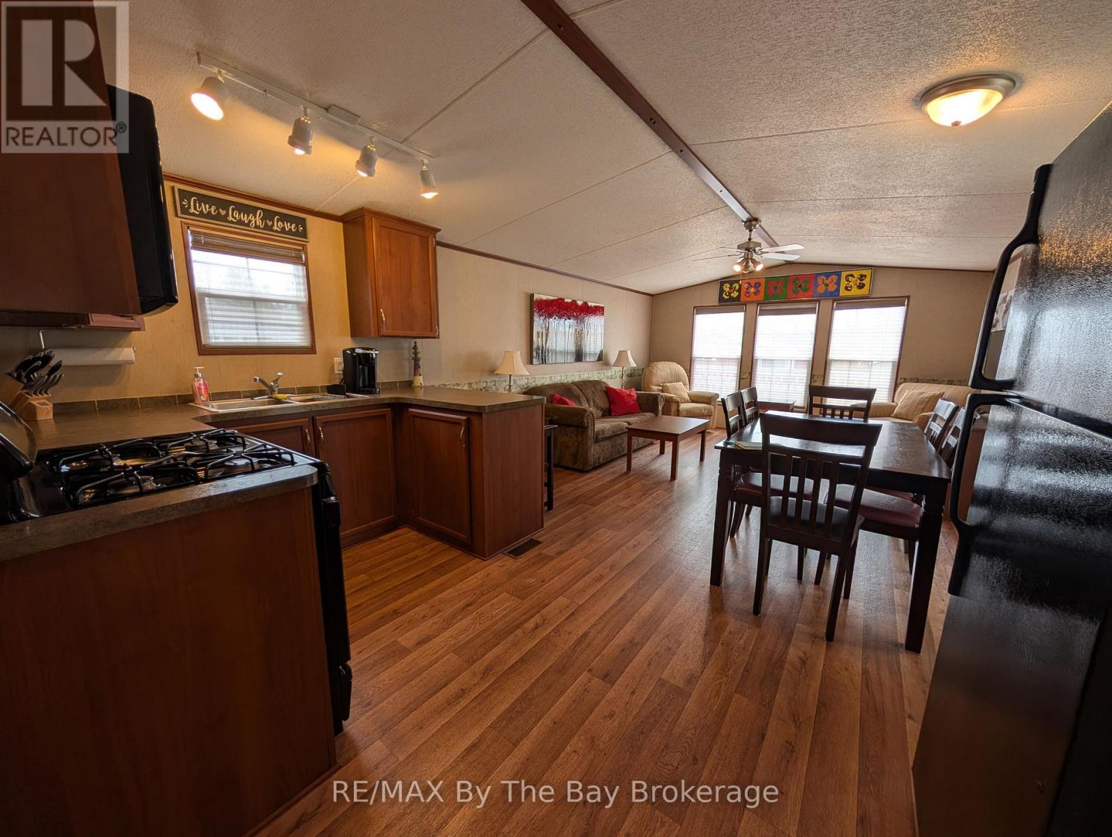 2 White Pines Trail, Wasaga Beach, ON - Indoor