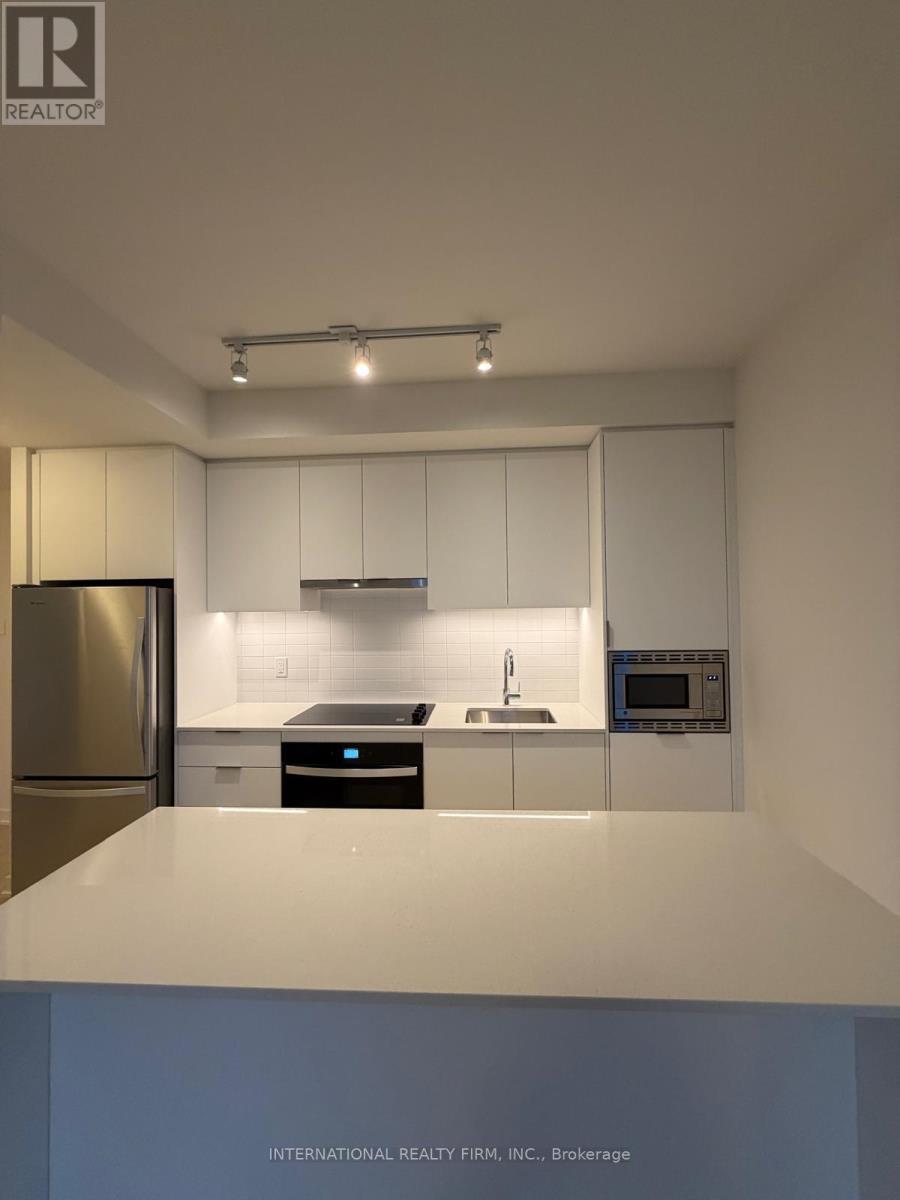 1303 - 3071 Trafalgar Road, Oakville, ON - Indoor Photo Showing Kitchen