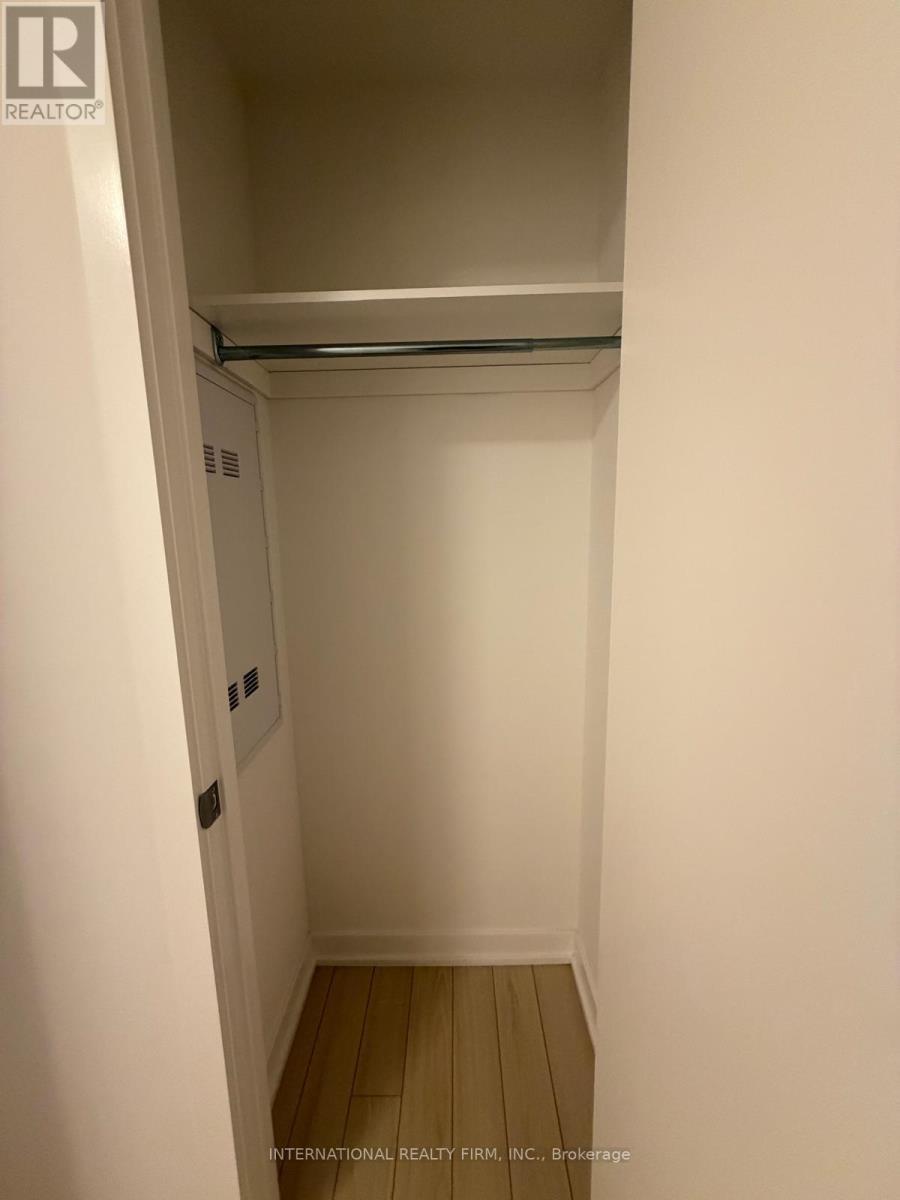 1303 - 3071 Trafalgar Road, Oakville, ON - Indoor