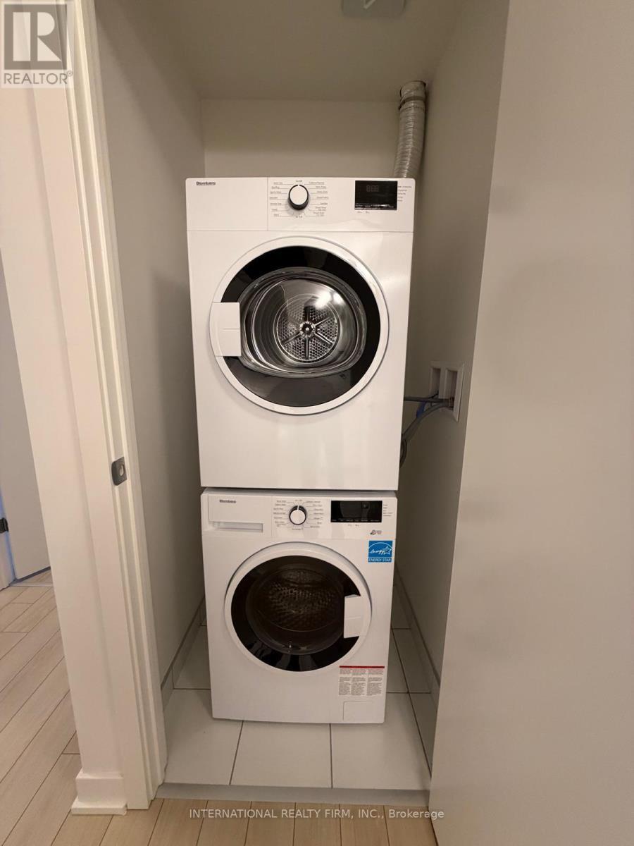 1303 - 3071 Trafalgar Road, Oakville, ON - Indoor Photo Showing Laundry Room