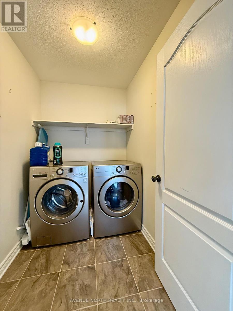 274 Broxburn Crescent, Ottawa, ON - Indoor Photo Showing Laundry Room
