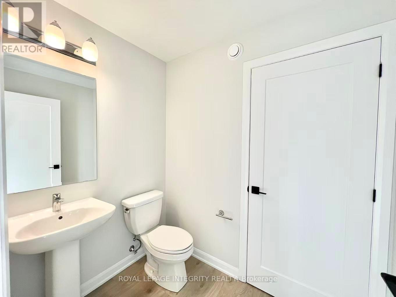 1118 Creekway Private, Ottawa, ON - Indoor Photo Showing Bathroom
