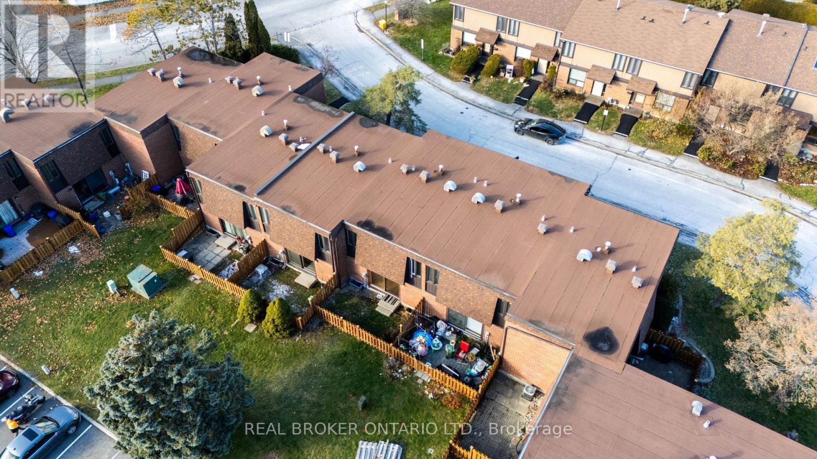 10 - 890 Cahill Drive W, Ottawa, ON - With View