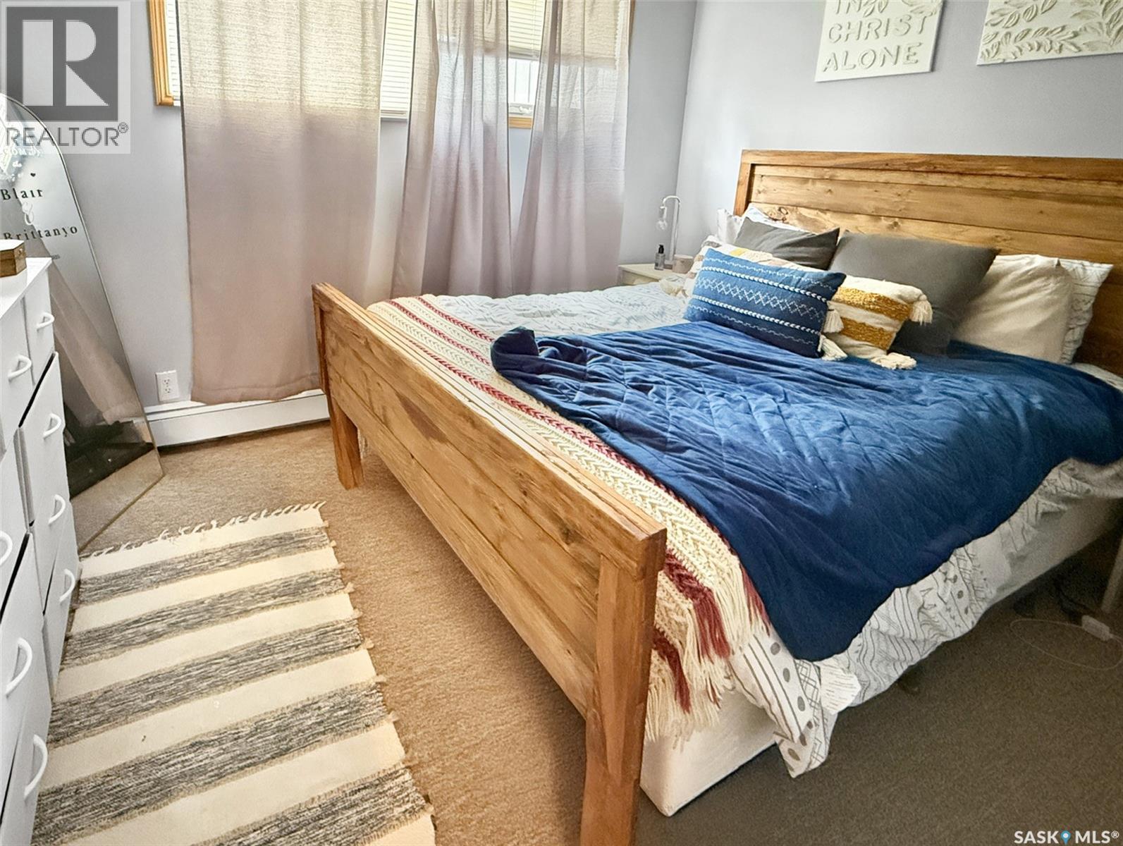 275 Central Avenue S, Swift Current, SK - Indoor Photo Showing Bedroom