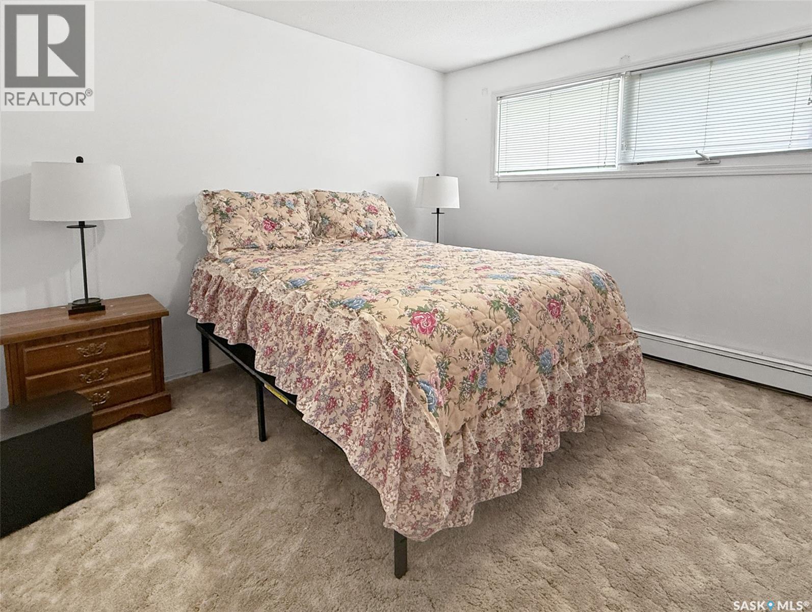 275 Central Avenue S, Swift Current, SK - Indoor Photo Showing Bedroom