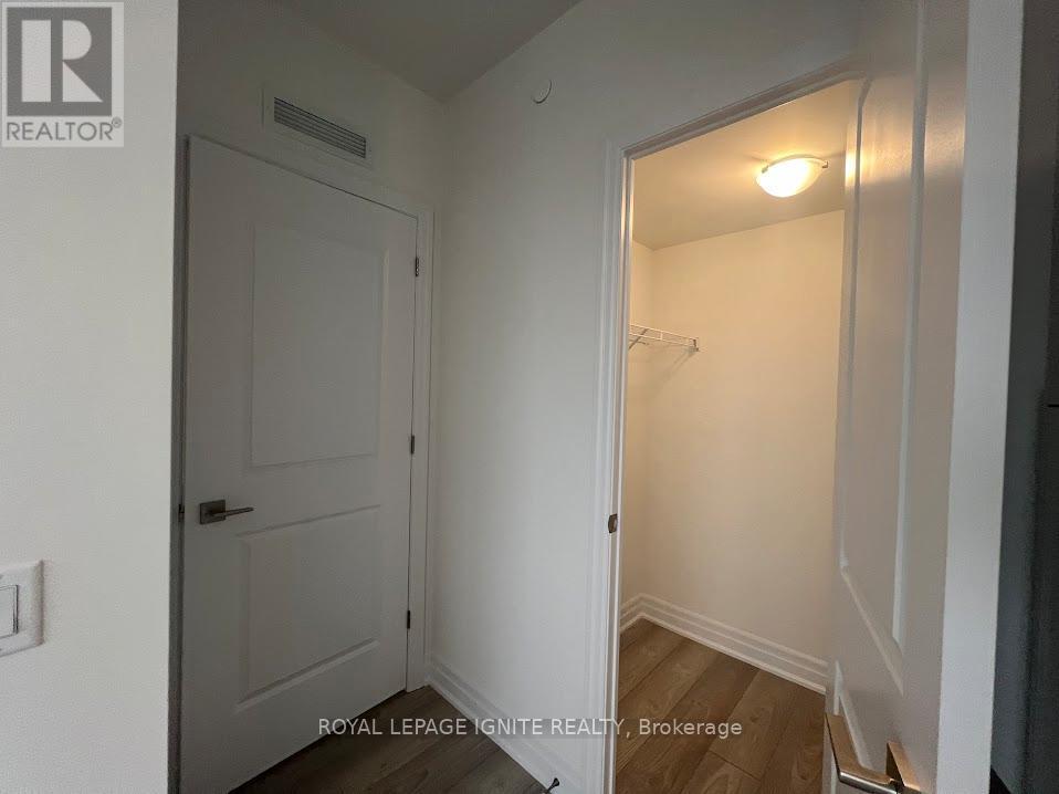2302 - 30 Elm Drive W, Mississauga, ON - Indoor Photo Showing Other Room