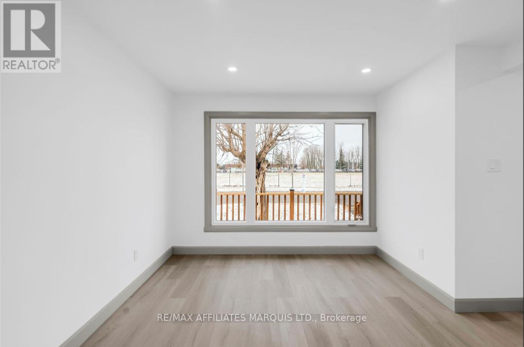 814 Alice Street, Cornwall, ON - Indoor Photo Showing Other Room