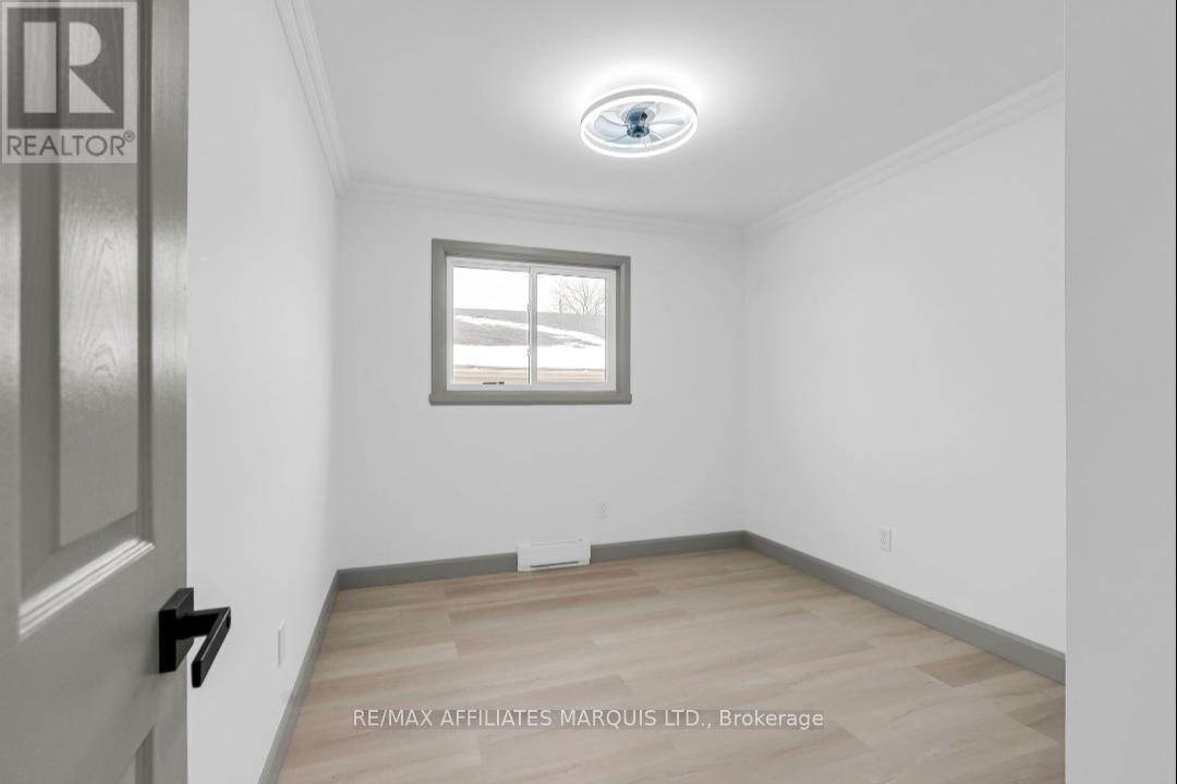 814 Alice Street, Cornwall, ON - Indoor Photo Showing Other Room