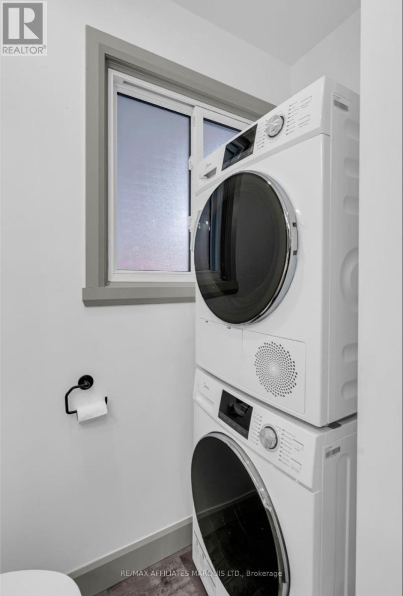 814 Alice Street, Cornwall, ON - Indoor Photo Showing Laundry Room