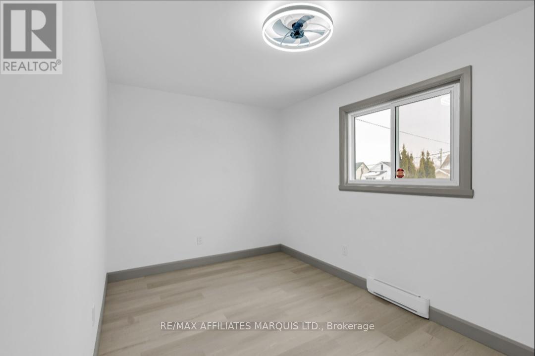 814 Alice Street, Cornwall, ON - Indoor Photo Showing Other Room