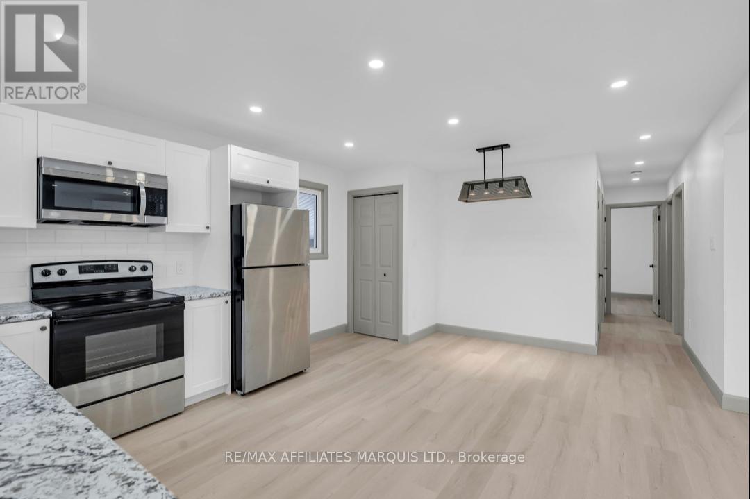 814 Alice Street, Cornwall, ON - Indoor Photo Showing Kitchen