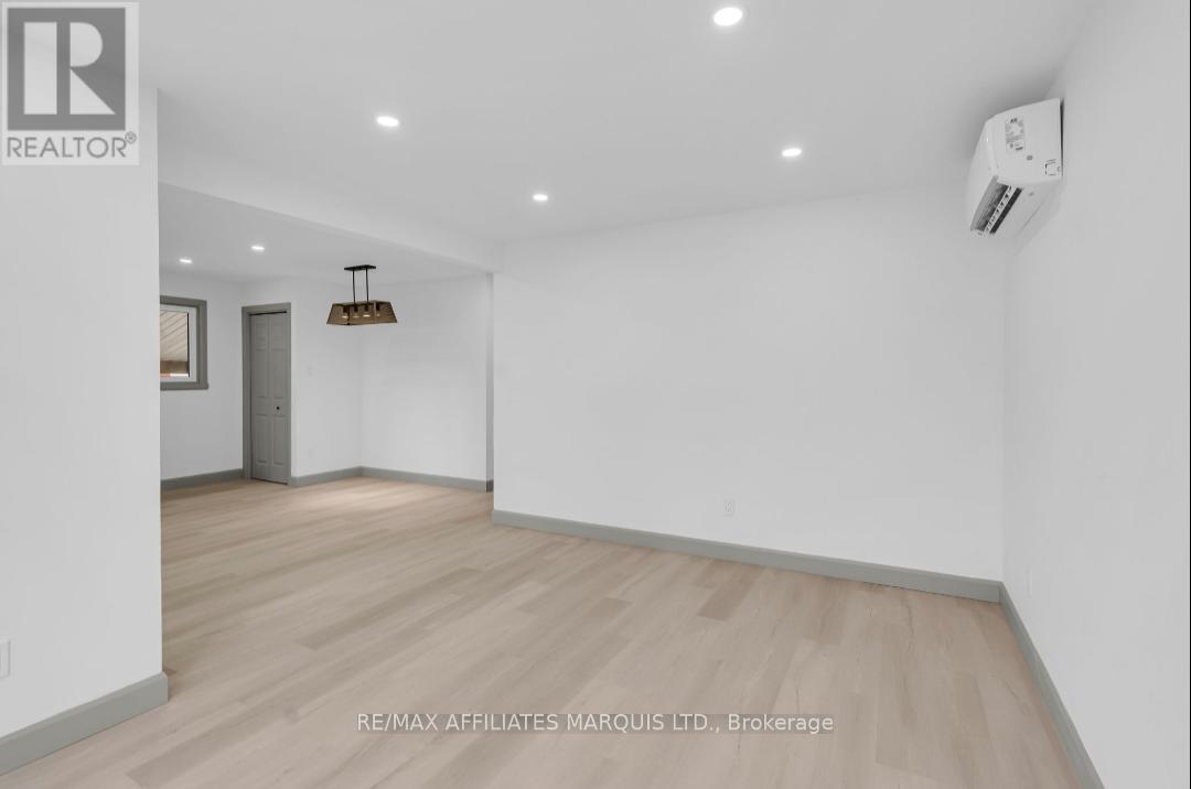 814 Alice Street, Cornwall, ON - Indoor Photo Showing Other Room