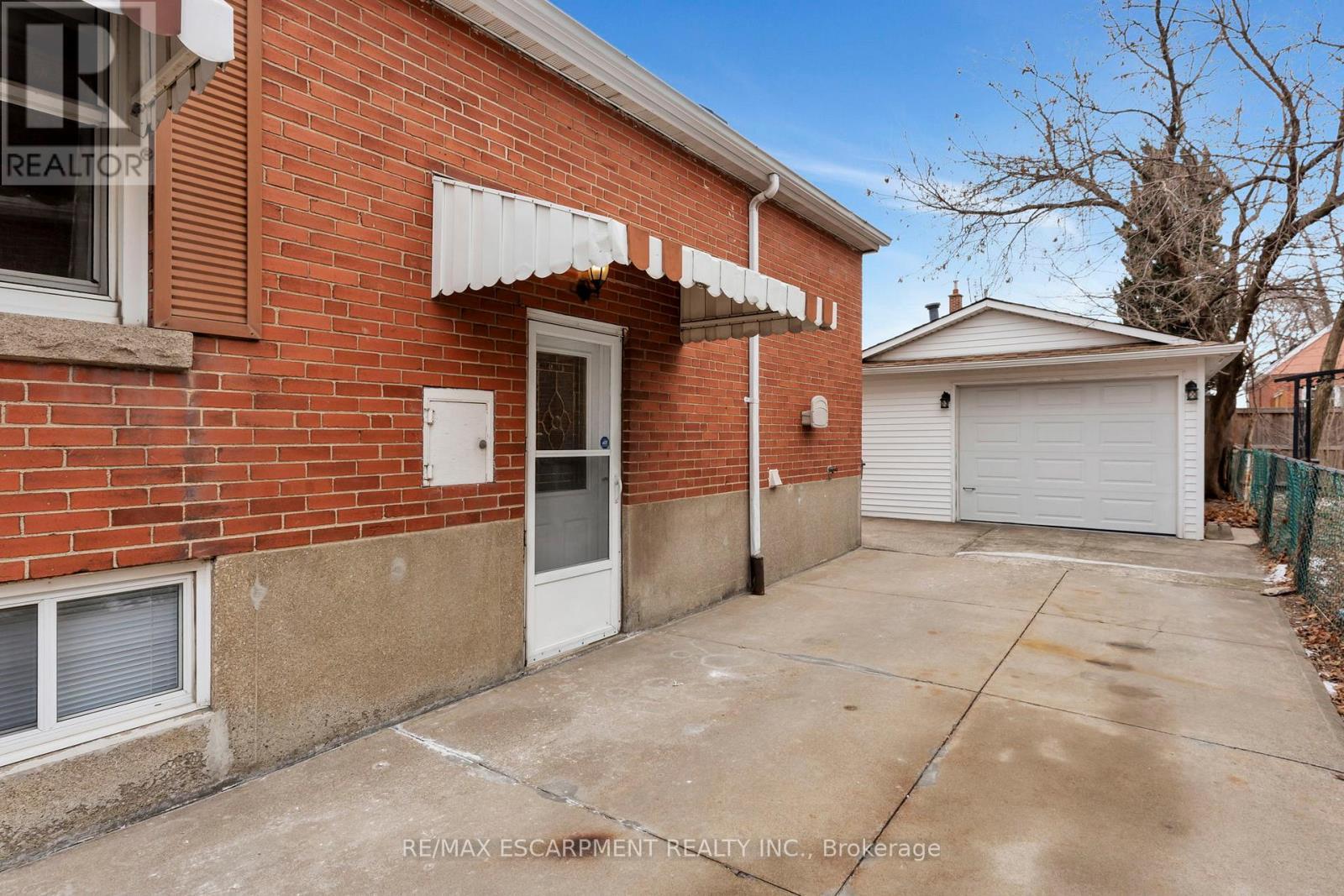 131 East 42Nd Street, Hamilton, ON - Outdoor With Exterior