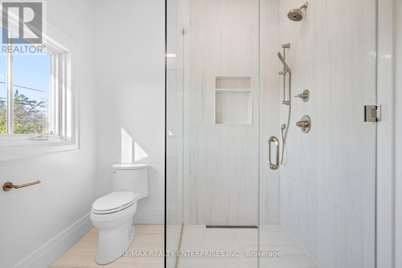 1322 Minaki Road, Mississauga, ON - Indoor Photo Showing Bathroom