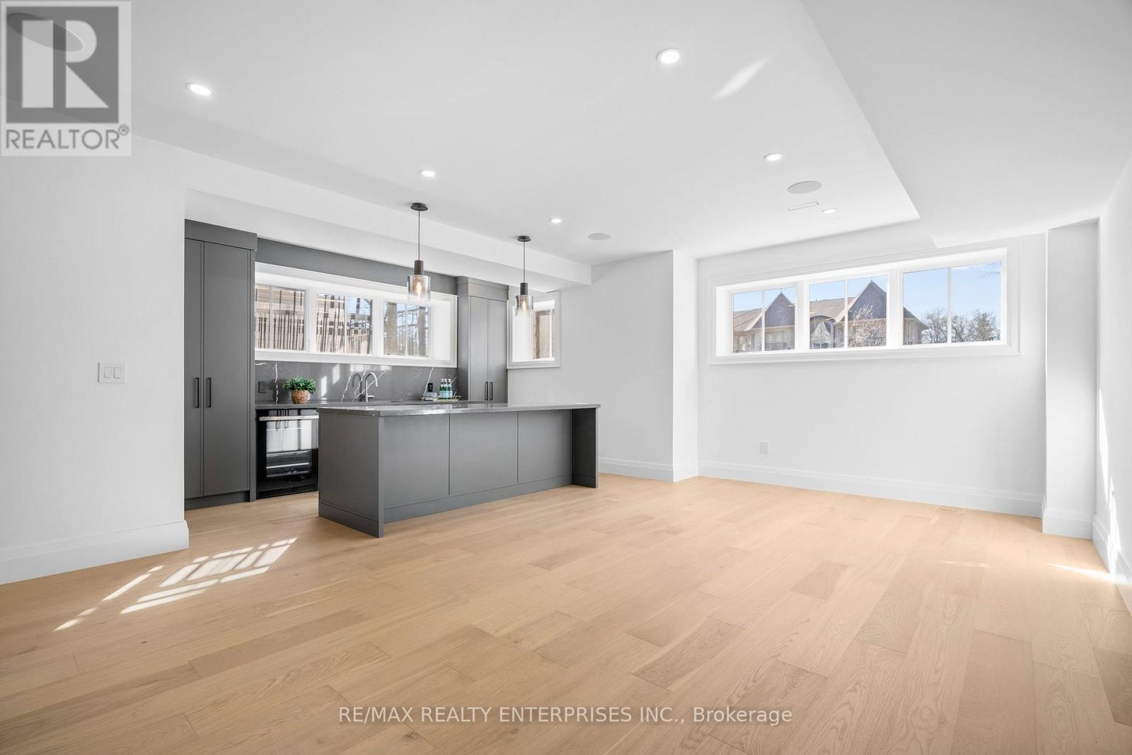 1322 Minaki Road, Mississauga, ON - Indoor Photo Showing Kitchen