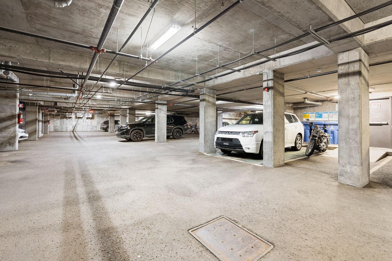 Garage - 511-520 Rue De La Salle, Québec (La Cité-Limoilou), QC - Indoor Photo Showing Garage