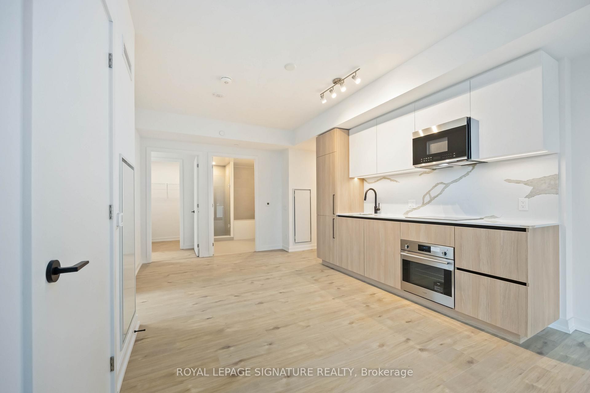 1204-33 Parliament Street, Toronto, ON - Indoor
