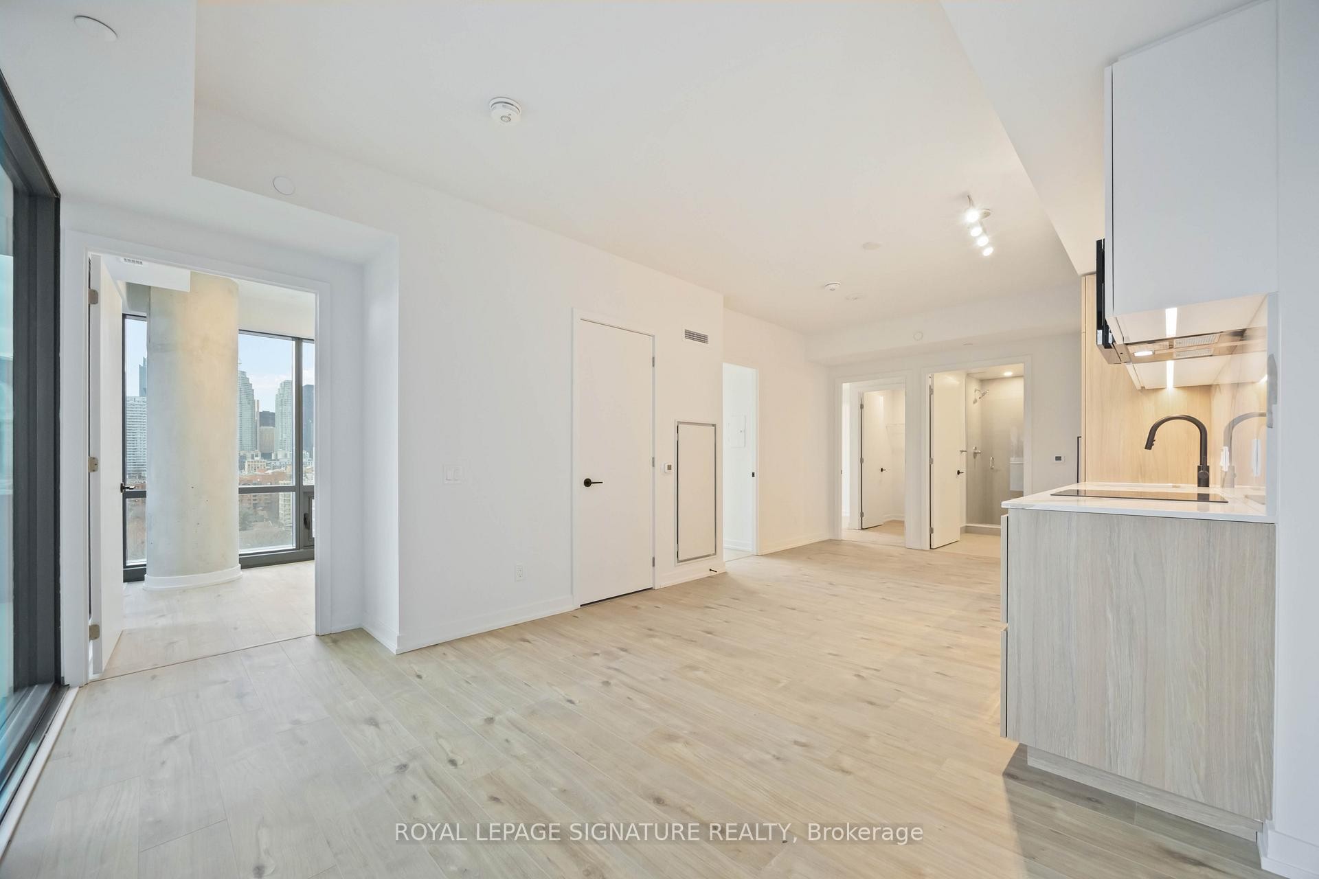 1204-33 Parliament Street, Toronto, ON - Indoor Photo Showing Other Room