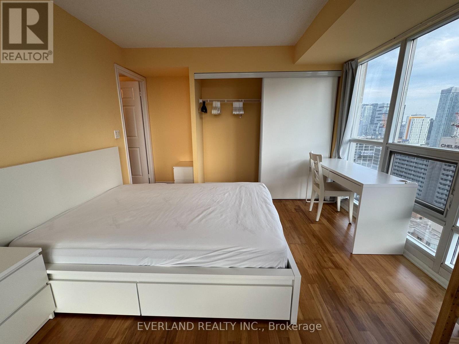 3009 - 761 Bay Street, Toronto, ON - Indoor